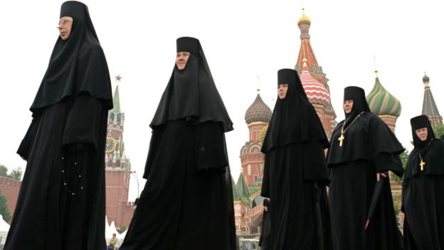 La Iglesia ortodoxa se resiste a que el catolicismo gane adeptos en los países del antiguo bloque soviético.