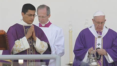 El papa Francisco visita a un Michoacán lleno de violencia por culpa del narco.