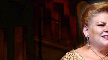 Paquita la del Barrio en una de sus presentaciones.