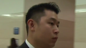 El agente del NYPD, Peter Liang, entrando a la Corte Suprema de Brooklyn para testificar sobre el incidente que cobró la vida de Akai Gurley, de 28 años.