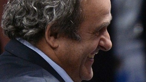 Michel Platini (izq) y Joseph Blatter.