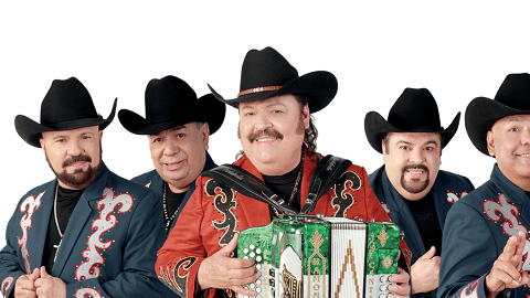 Ramón Ayala, en el centro de rojo, y sus Bravos del Norte están por lanzar el disco 113 en la carrera del músico mexicano.