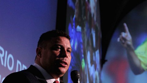 Ronaldo no pudo ver al papa Francisco porque sus acompañantes iban vestidas de con un color prohibido.