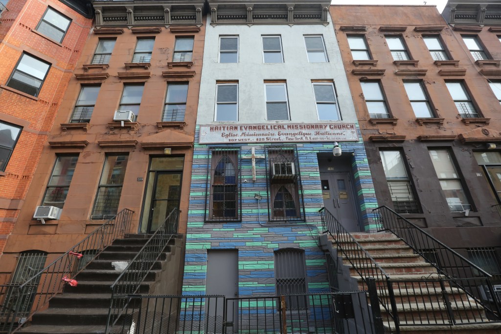 Haitian Evangelical Missionary Church en la calle Oeste 128 y Lenox Ave. en Harlem. Nuestros Barrios - Harlem y sus Iglesias. Photo Credito Mariela Lombard/El Diario NY.