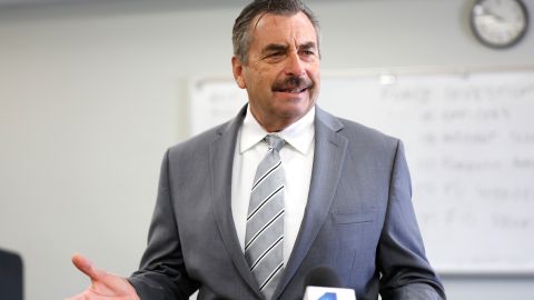 03/02/16 /GRANADA HILLS/Jefe de LAPD Charlie Beck. LAPD muestra, a medios de comunicacion durante un encallo en Ed Davis Training Center, momentos previos e inmediatamente despues de un incidente en los que policias disparan sus armas de fuego a un sospechoso.  (Foto Aurelia Ventura/La Opinion)