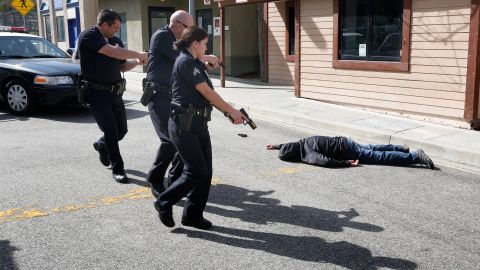LAPD muestra a medios de comunicación el proceso para investigar los tiroteos policiales. (Foto Aurelia Ventura/La Opinion)