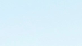 Pablo Caamal (izq)  asegura que solo a la fuerza lo podrán sacar de su casa. (Photo Aurelia Ventura/La Opinion)