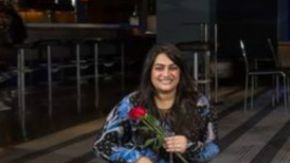 Sumita Dalmia conoció a su pareja Anuj en Twitter.