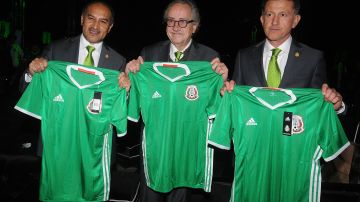 Foto durante la Presentacion del nuevo jersey de la Seleccion Mexicana para la Copa America Centenario USA 2016.