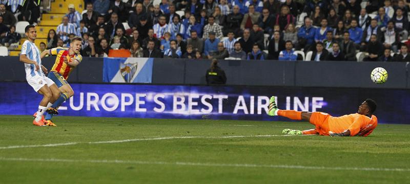 Increíble autogol de Carlos Kameni, casi al estilo “Gato” Marín