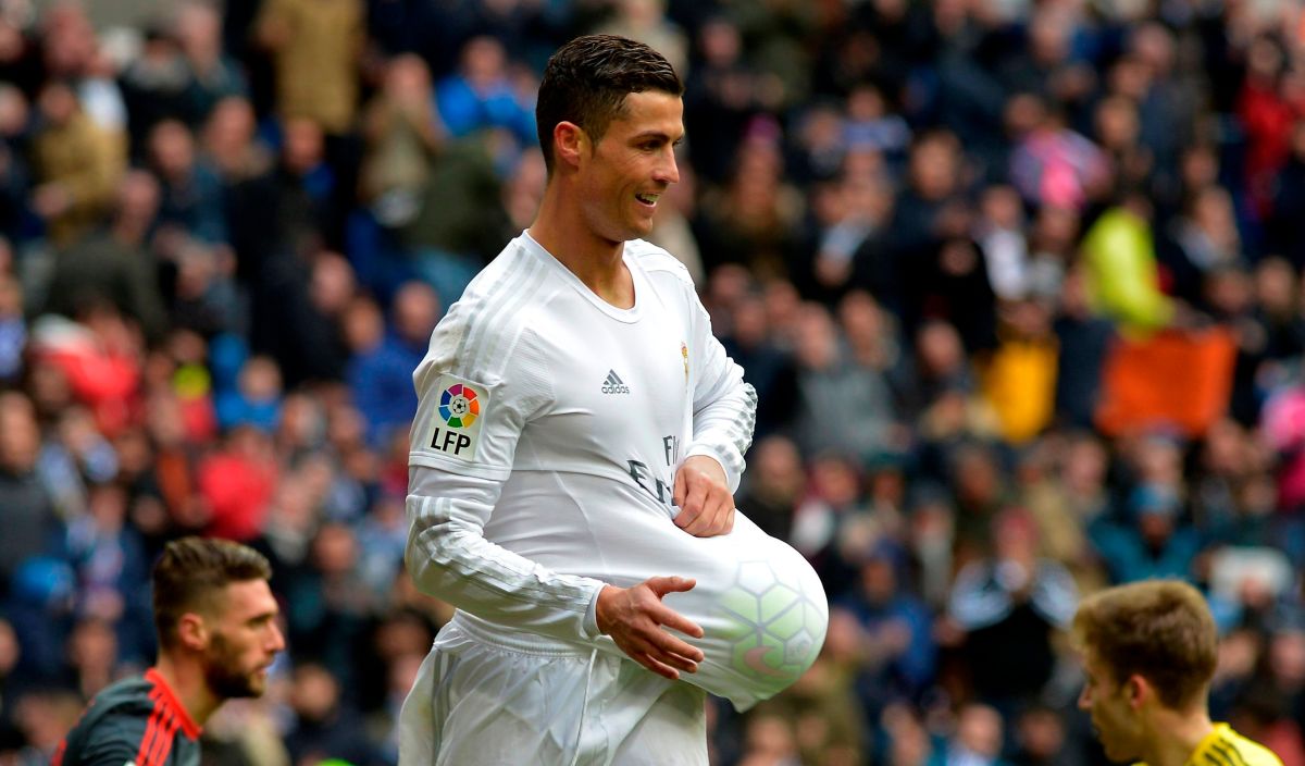 Cristiano Ronaldo encabeza los goleadores de la Champions League con 13 tantos.