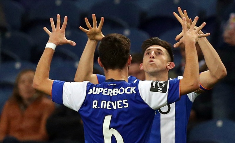 Héctor Herrera celebra su gol con el FC Porto sobre el Unión Madeira