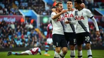 Celebración del segundo gol de Harry Kane del Tottenham ante el Aston Villa.