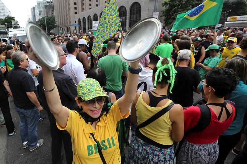Se agrava la crisis de corrupción en Brasil.