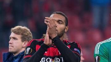 Chicharito y Bayer Leverkusen