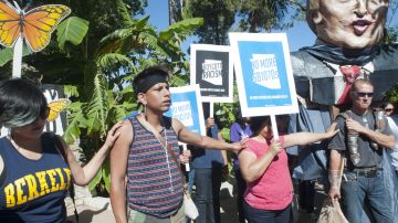 ACTIVISTAS PROTESTAN EN ARIZONA CONTRA CINCO PROPUESTAS DE LEY ANTIINMIGRANTE