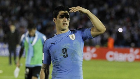 Luis Suárez vuelve a ser factor para Uruguay.