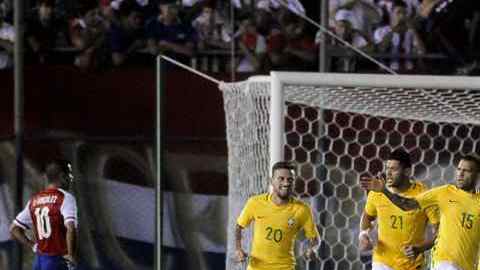Dani Alves salvó a Brasil del desastre en Asunción.