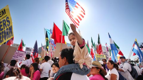 La megamarcha del 2006 fue replicada en los años siguientes cada primero de mayo. (Archivo)