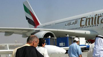 En algunos A380 de los vuelos ultralargos de Emirates hay suites privadas con baño.