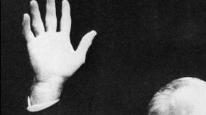 La foto data del 27 October 1964 y muestra a Barry Goldwater dando un discurso en Nueva York durante la campaña de 1964.