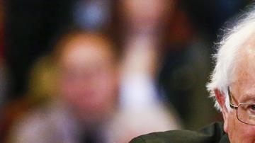 El senador Bernie Sanders fue atacado por congresistas latinos. EFE