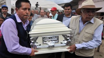 Funerales de la defensora de derechos humanos y del ambiente Berta Cáceres durante su sepelio en La Esperanza, Honduras.