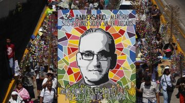 Monseñor Romero es santo de la Iglesia Católica.