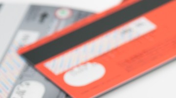 Si se es leal a una tarjeta se pueden perder muchas compensaciones./Shutterstock
