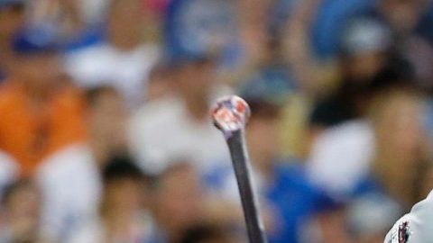 El cubano Yoenis Cespedes de los New York Mets se perderá todo el 2019.