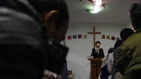 Las iglesias clandestinas de Pekín buscan predicar el cristianismo con independencia del Partido Comunista.