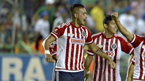 Omar Bravo, producto de fuerzas básicas de Chivas, ha vivido glorias y sinsabores con el equipo.