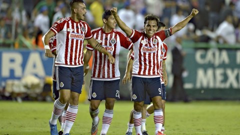 Omar Bravo, producto de fuerzas básicas de Chivas, ha vivido glorias y sinsabores con el equipo.
