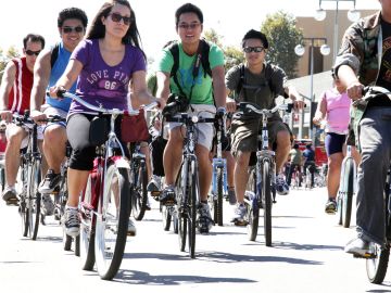 Se espera que miles de personas recorran la ruta en bicicleta o a pie. /ARCHIVO