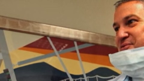 El odontólogo evadió la justicia francesa y logró escapar a Canadá.