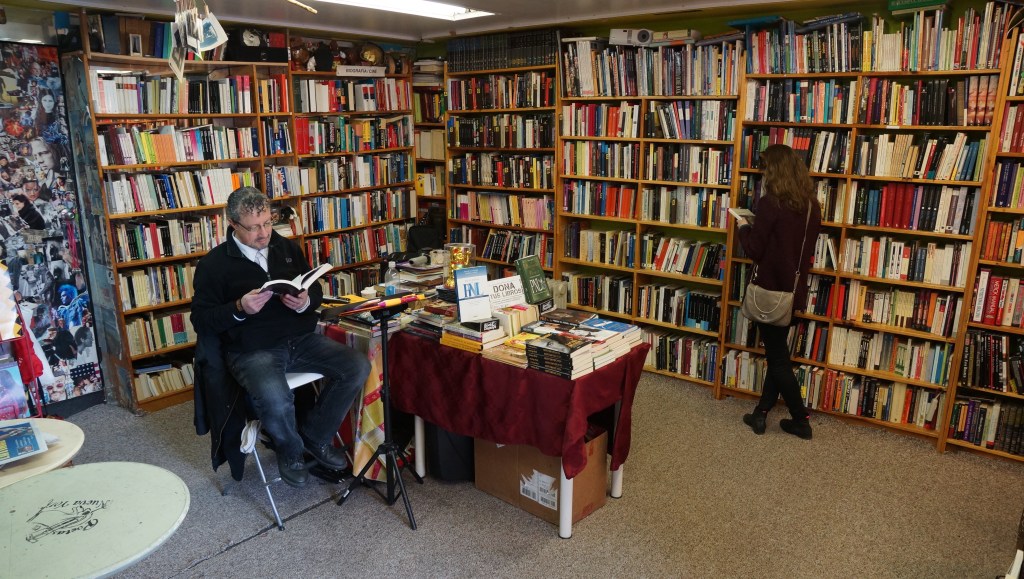Nuestros Barrios: Librerías