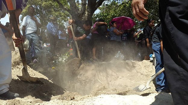 En 2015, El Salvador resultó el país más violento del mundo con una tasa de homicidios de 103 por cada 100,000 habitantes.