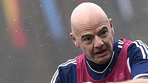 Infantino dijo que se debe estudiar la tecnología para hacer al fútbol más fluido.