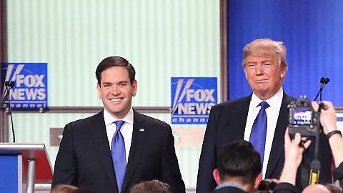 Marco Rubio, Donald Trump, el senador Ted Cruz  y el gobernador de Ohio John Kasich participan en un debate patrocinado por Fox News el 3 de marzo de 2016 en Detroit.