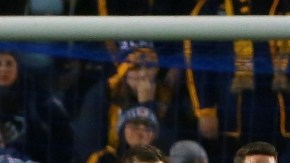 Steven Gerrard intenta un tiro libre en el primer tiempo. El Galaxy despertó y acabó goleando en su debut.