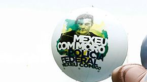 Cientos de miles de simpatizantes opositores han protestado contra el gobierno en las últimas semanas.