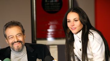 Gonzalo Vega junto a su hija Zuria en un encuentro antiguo con la prensa.