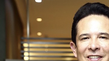 Gustavo Adolfo Infante es uno de los nuevos reporteros de Univision.