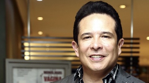 Gustavo Adolfo Infante es uno de los nuevos reporteros de Univision.