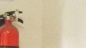 Victor Pirueña, acusado de ofrecer sus servicios como abogado sin serlo, con frecuencia es invitado a programas de television. (foto tomada de Facebook)