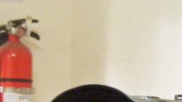 Victor Pirueña, acusado de ofrecer sus servicios como abogado sin serlo, con frecuencia es invitado a programas de television. (foto tomada de Facebook)