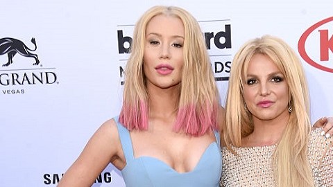 El primer encuentro entre Iggy Azalea y Britney Spears pasó por una revisión intensa.