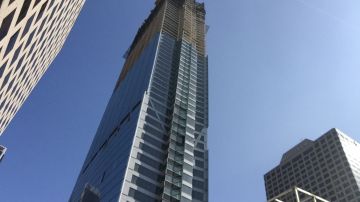 Decenas de proyectos inmobiliarios de gran tamaño, entre ellos la Wilshire Grand Tower de la imagen, están actualmente en construcción en Downtown.