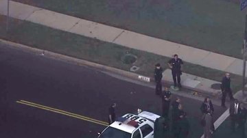 Agentes del LAPD resguardaban la zona donde se suscito el ataque contra un agente encubierto de esa corporacion. /KTLA