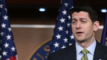 El presidente de la Cámara Baja, Paul Ryan, dijo a los legisladores latinos que el momento para una reforma migratoria "tiene que llegar".
